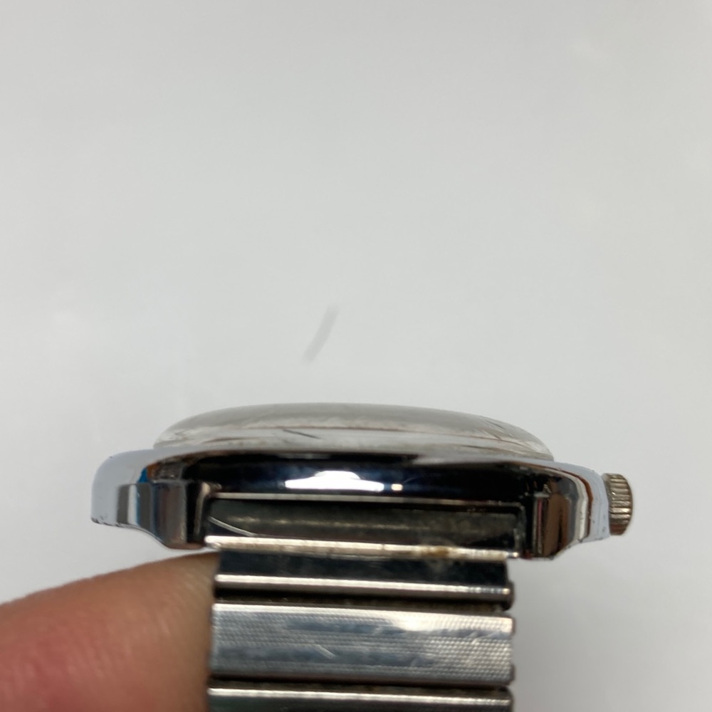 Vintage Timex black dial watch, works, stainless stretch bracelet - Picture 8 of 15